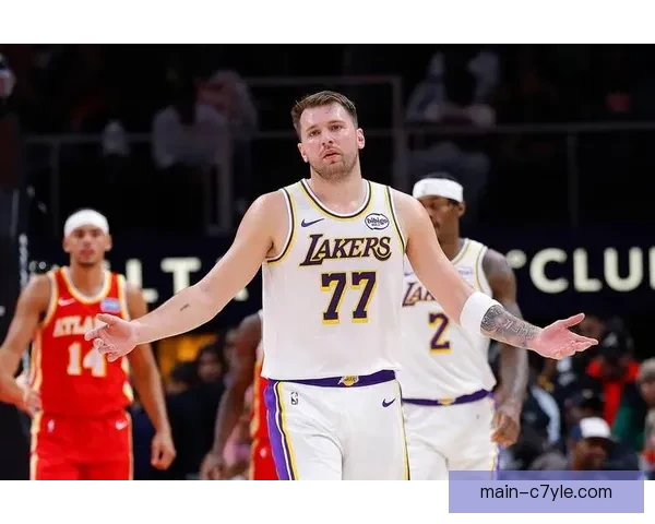 雷迪克称东契奇腿筋不适待检查 雷迪克称东契奇腿筋不适待检查