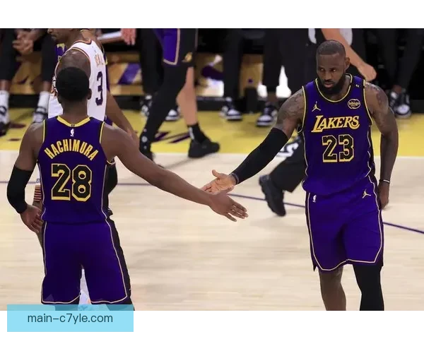 湖人三巨合砍八十分力克快船